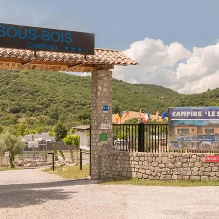 Campingplads Mobil Pour 6 Pers., Animaux Acceptes - Api-1-52-2451 Saint-Maurice-dʼIbie